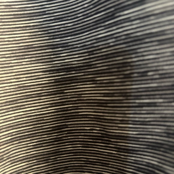 Lululemon Wunder Under Hi-Rise 1/2 Tight, Size 8 - Picture 10 of 11